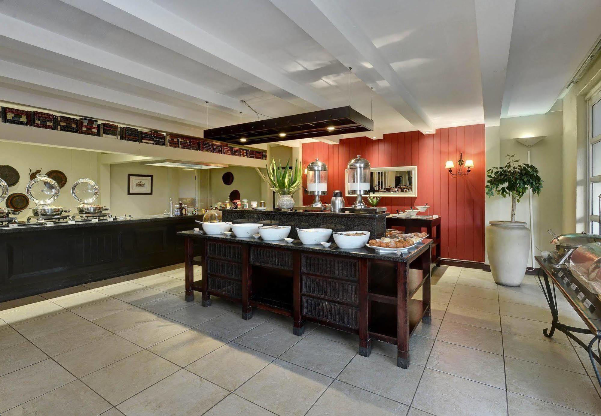 Protea Hotel By Marriott Mahikeng Mafikeng Buitenkant foto