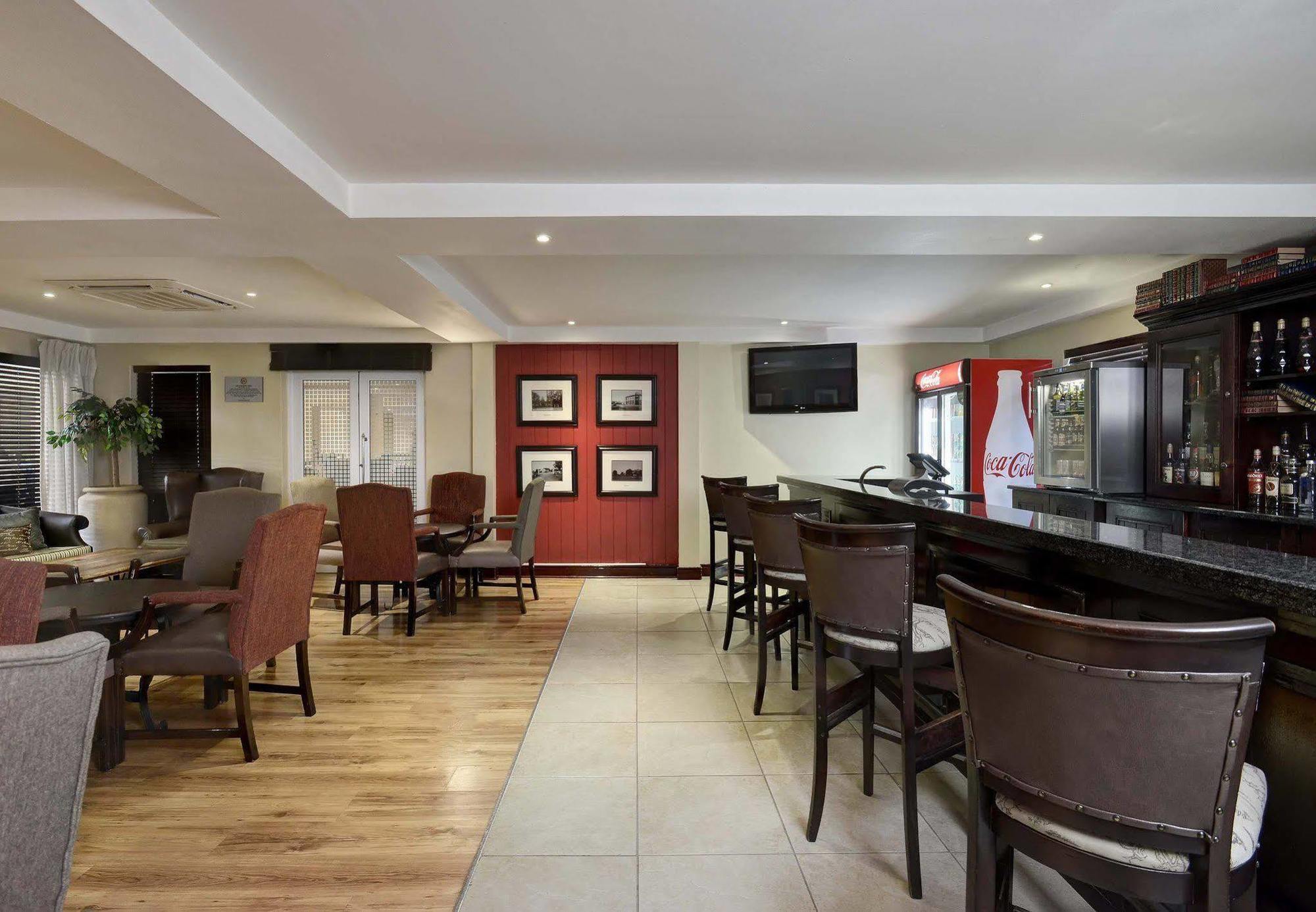 Protea Hotel By Marriott Mahikeng Mafikeng Buitenkant foto