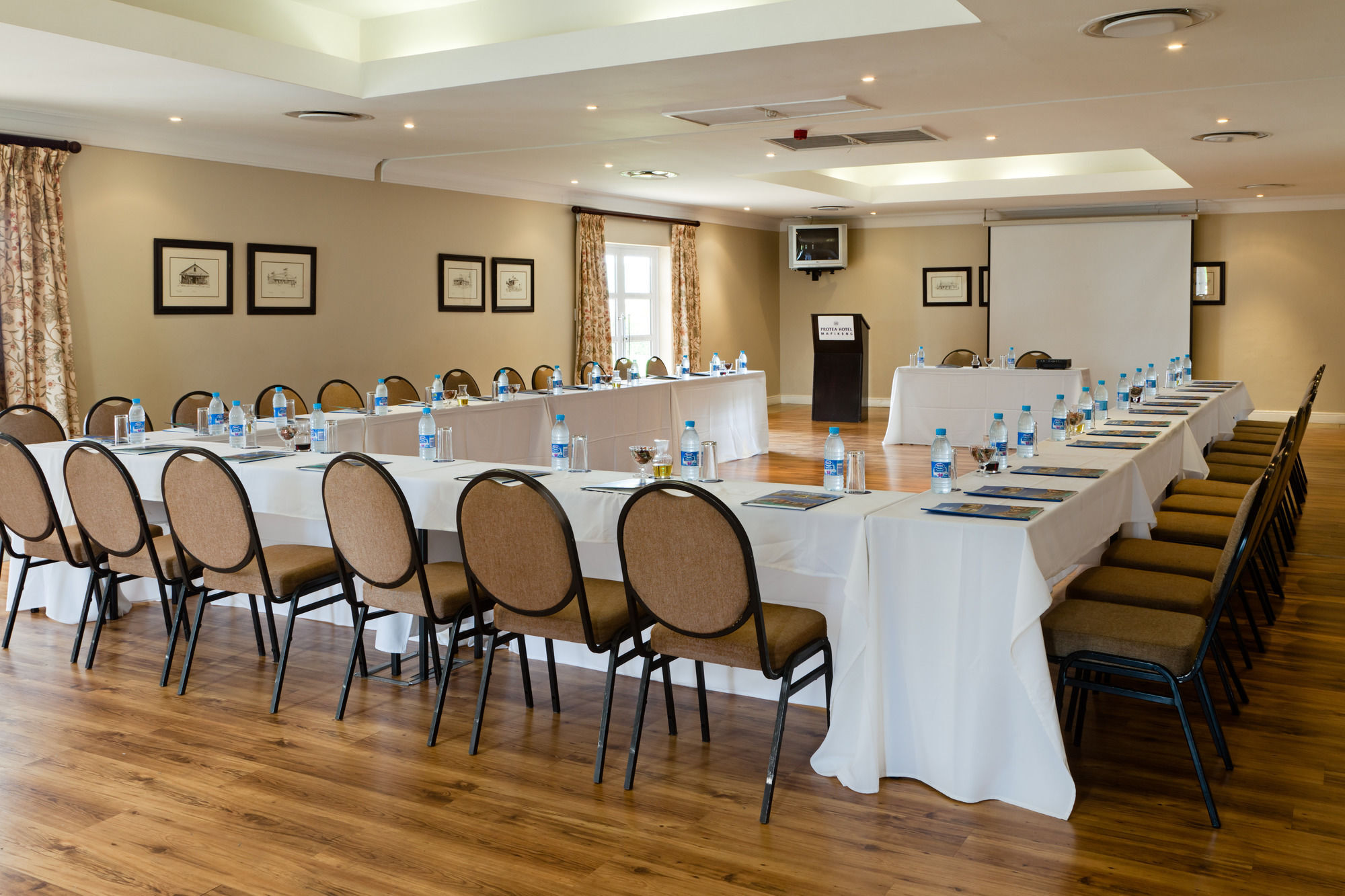 Protea Hotel By Marriott Mahikeng Mafikeng Buitenkant foto